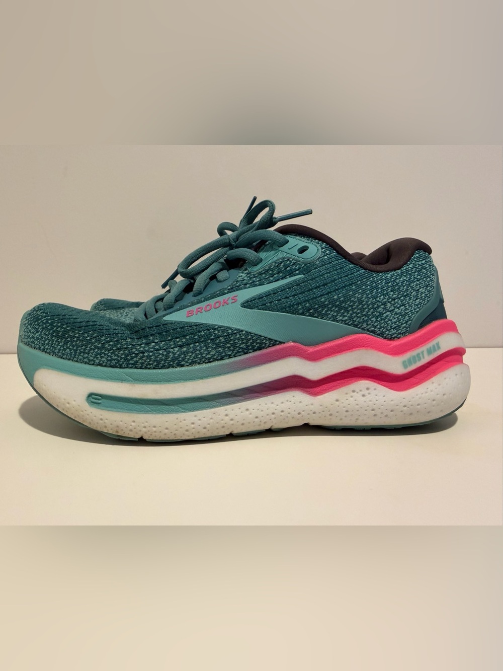 Brooks Women’s Ghost Max 2 - Size 6